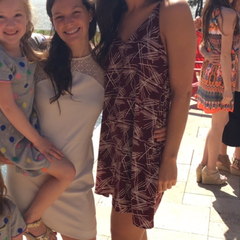 Maroon and white patterned shift dress